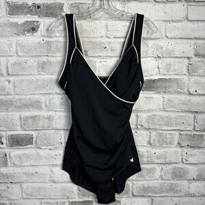 TYR Vintage One Piece Size 16 Black Ruched Modest Swimsuit Beach Vacation Retro